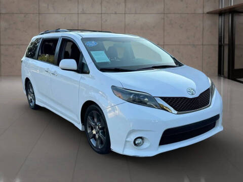 2015 Toyota Sienna SE Premium 8-Passenger