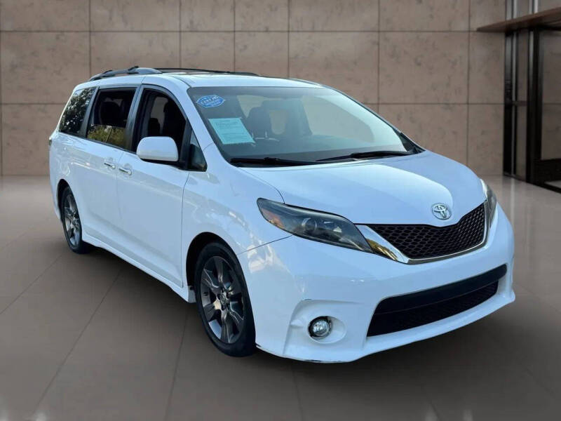 2015 Toyota Sienna SE Premium 8-Passenger