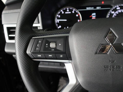 2026 Mitsubishi Outlander ES