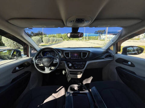 2017 Chrysler Pacifica Touring