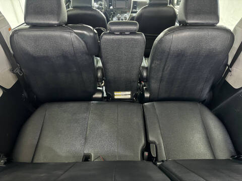 2018 Toyota Sienna SE Premium 8-Passenger