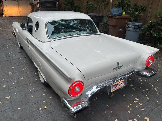 1957 Ford Thunderbird