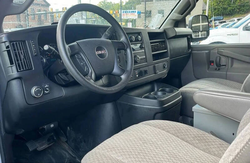 2016 GMC Savana 2500