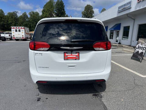 2026 Chrysler Voyager LX