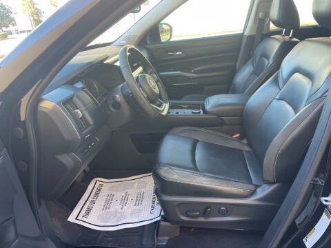 2022 Nissan Pathfinder SL