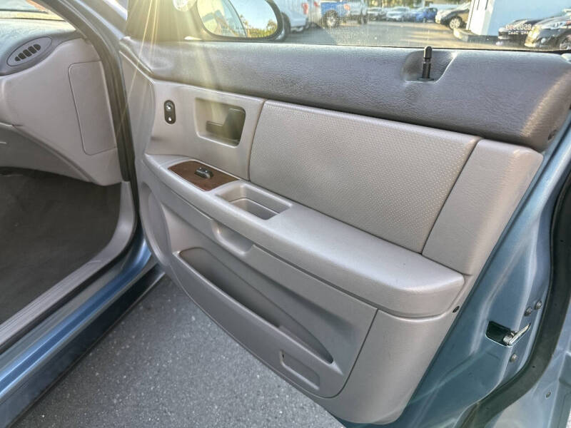 2005 Ford Taurus SEL