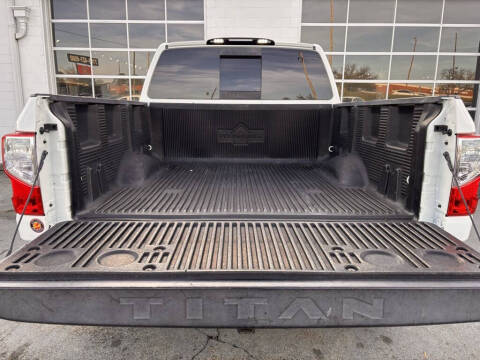 2017 Nissan Titan SV