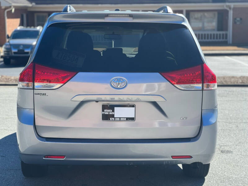 2012 Toyota Sienna null photo 9