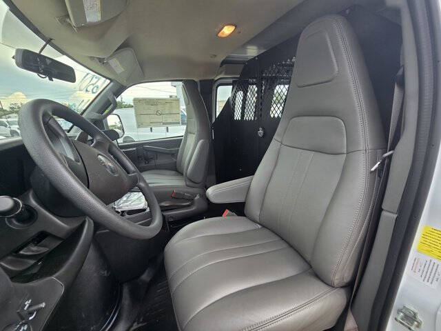 2025 GMC Savana 2500