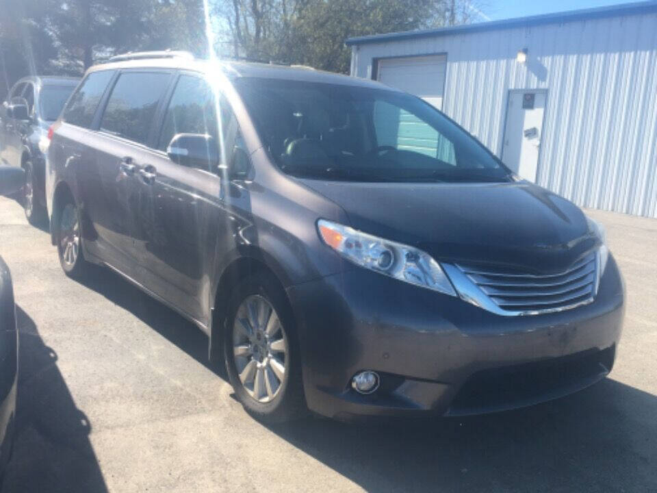 2014 Toyota Sienna for sale at Bob and Jill's Drive and Buy in Bemidji, MN