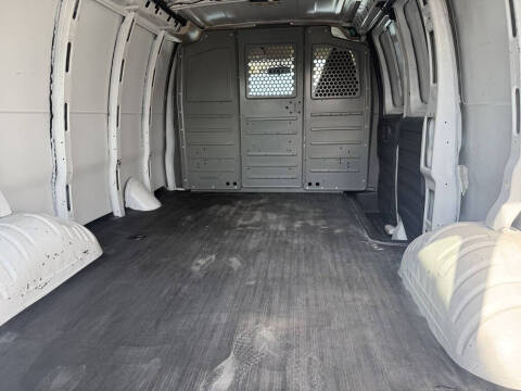 2022 Chevrolet Express 2500