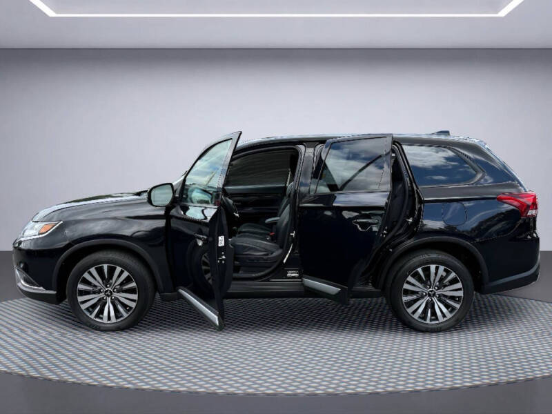 2020 Mitsubishi Outlander SE