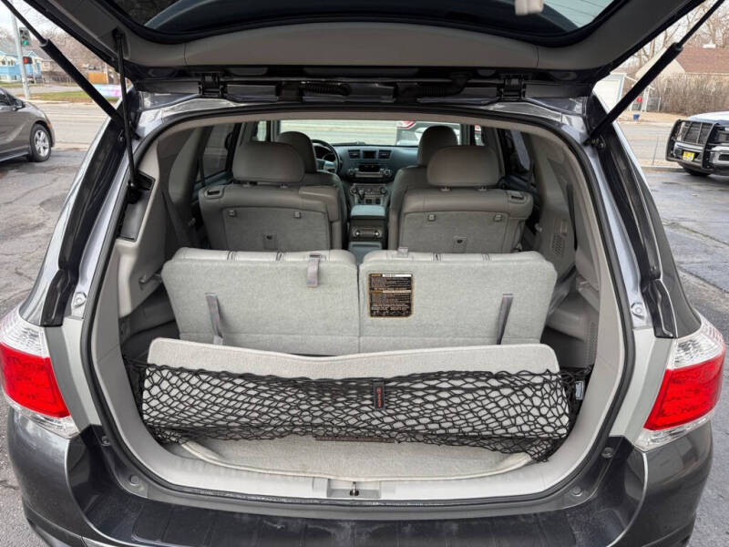 2011 Toyota Highlander SE