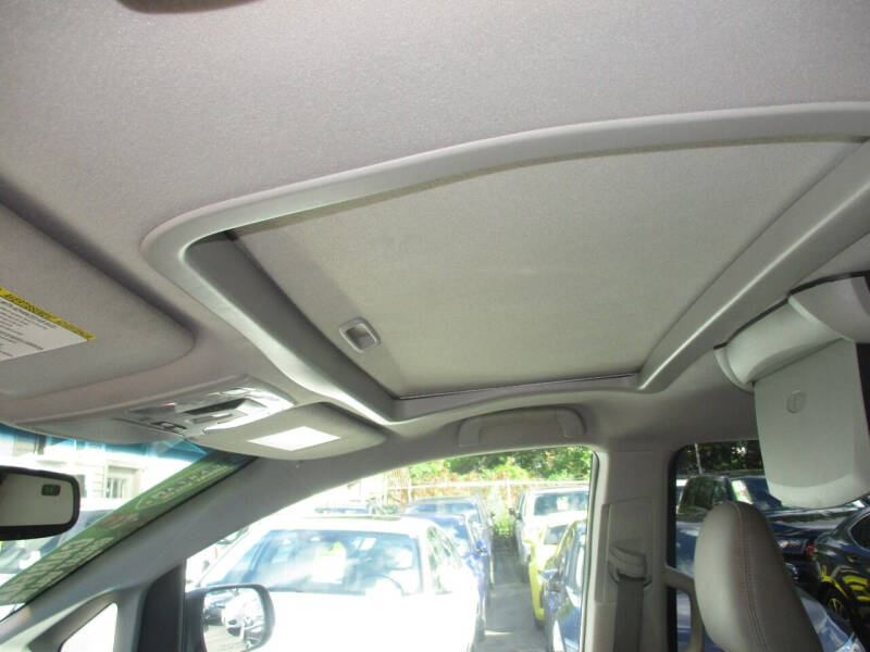 2014 Toyota Sienna XLE 8-Passenger