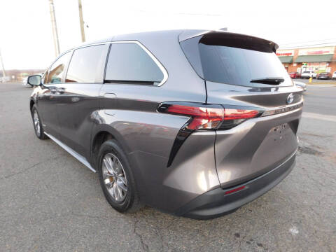 2021 Toyota Sienna LE 8-Passenger