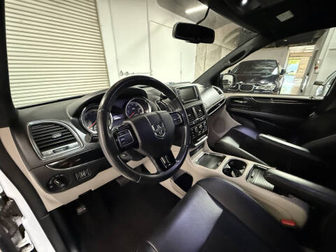 2014 Dodge Grand Caravan SXT 30th Anniversary