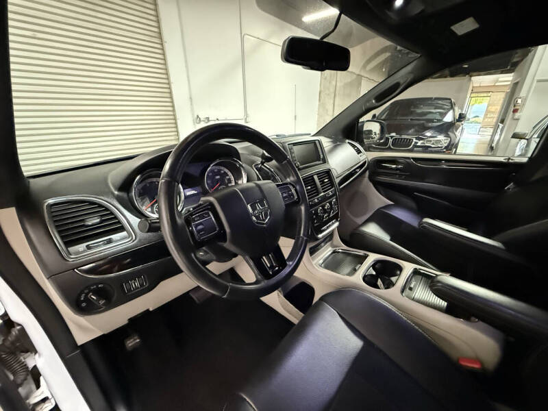 2014 Dodge Grand Caravan SXT 30th Anniversary