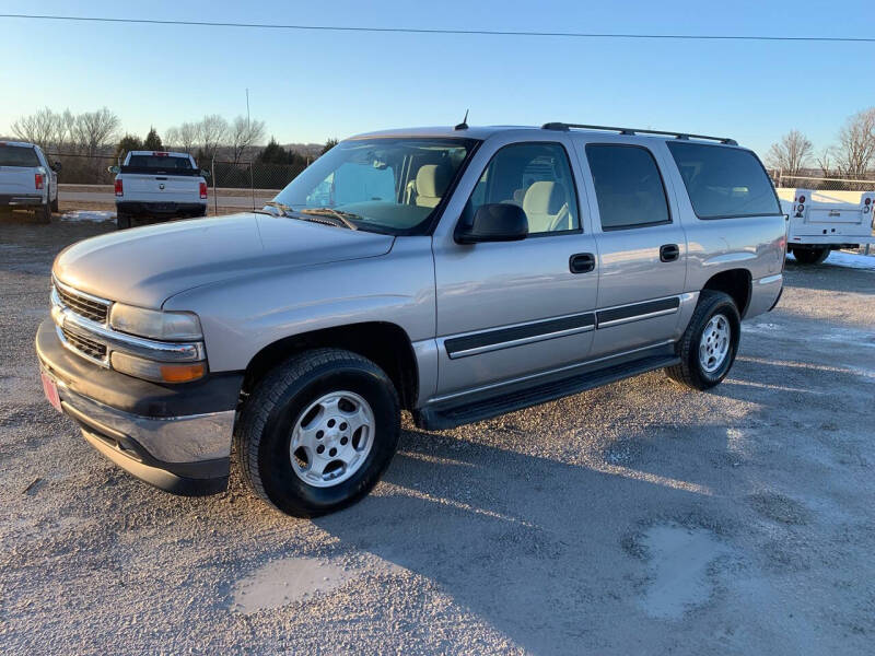 Chevrolet Suburban's photo