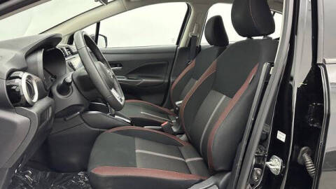 2025 Nissan Versa SR