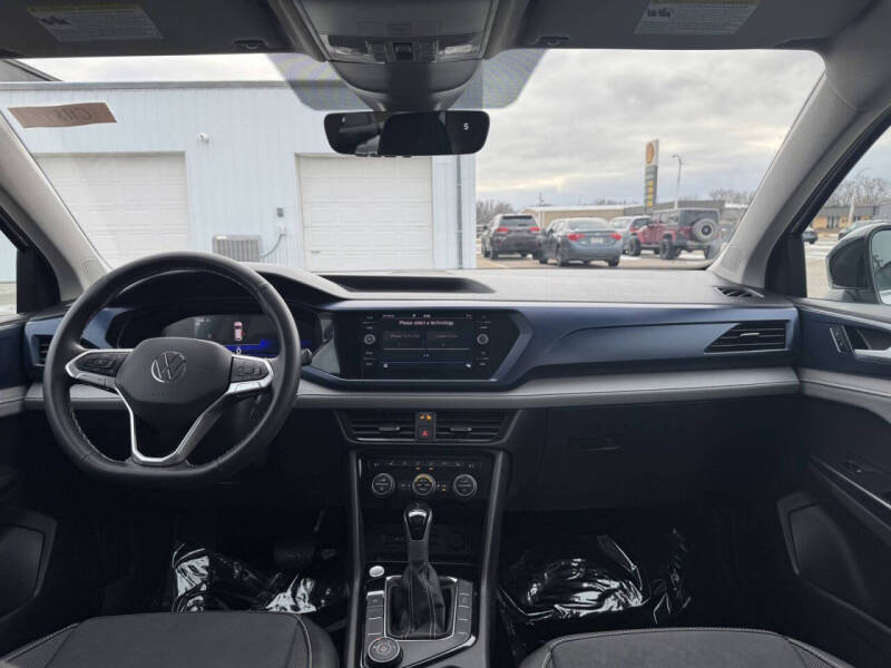 2024 Volkswagen Taos SE 4Motion