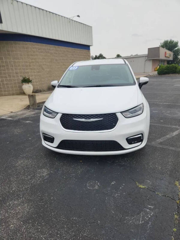 2023 Chrysler Pacifica Touring L