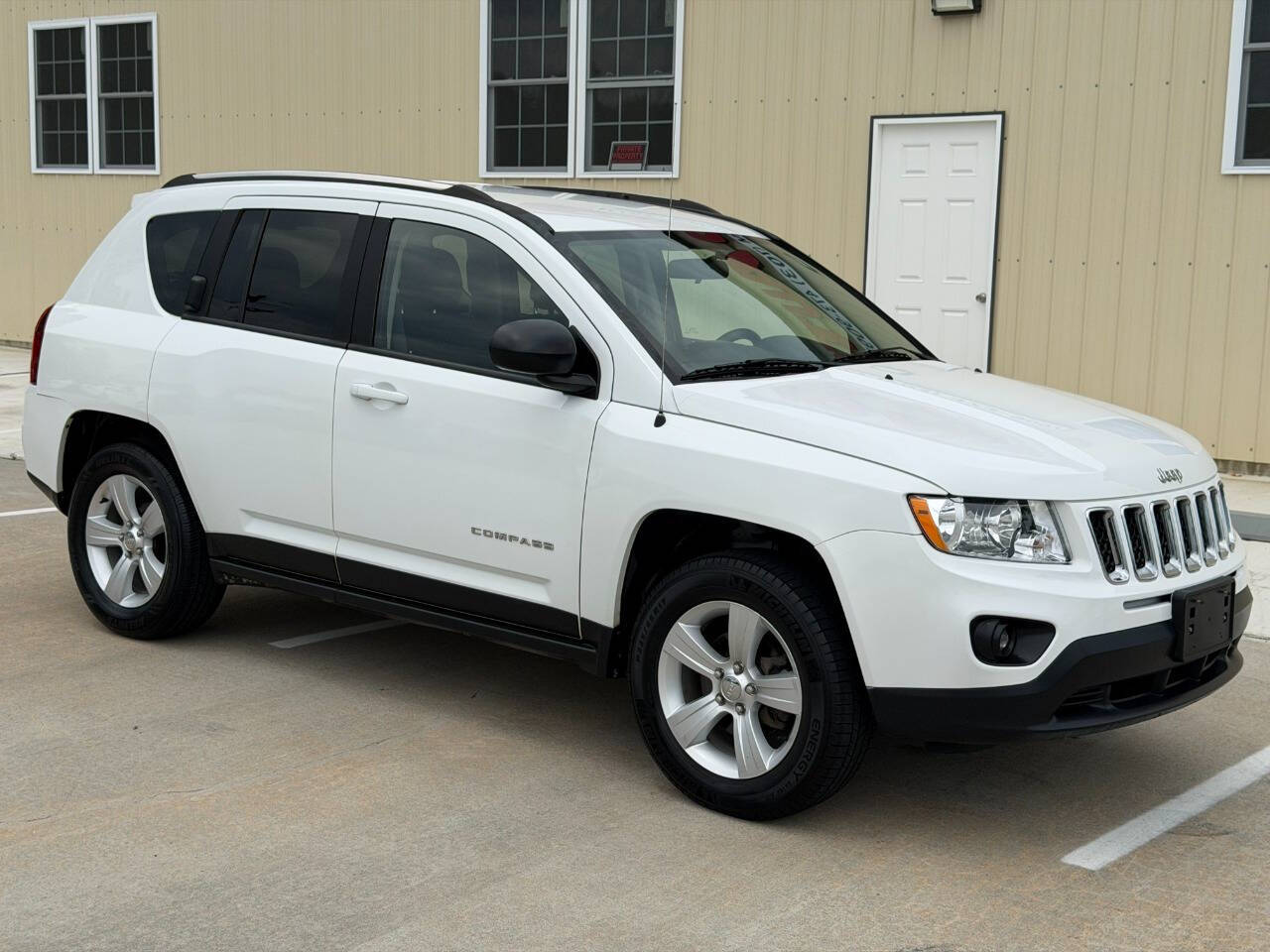 White 2014 Jeep Compass SUV / Crossover Four-Wheel Drive 6-Speed Automatic