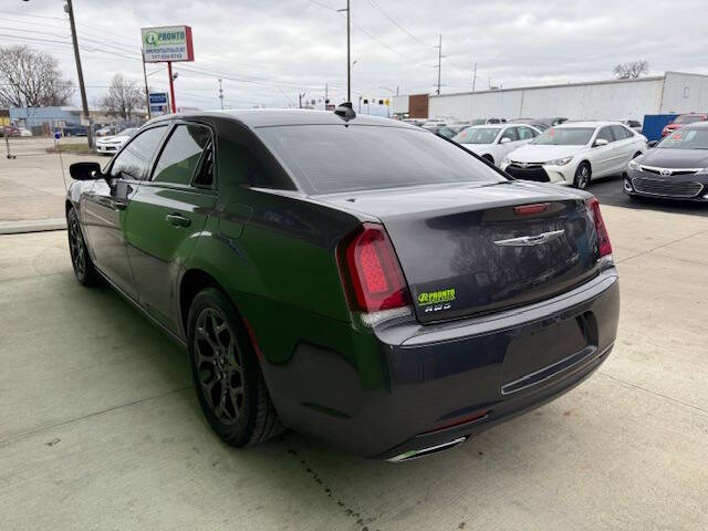 2017 Chrysler 300