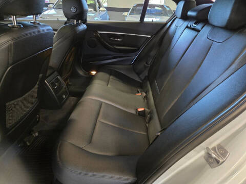 2017 BMW 3 Series 330i xDrive