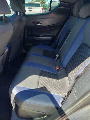 2022 Toyota C-HR XLE