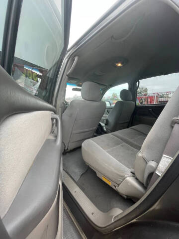 2005 Toyota Sequoia SR5