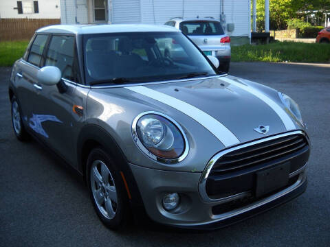 2017 MINI Hardtop 4 Door Cooper