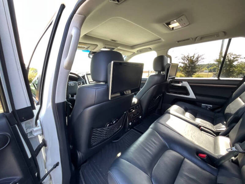 2016 Toyota Land Cruiser