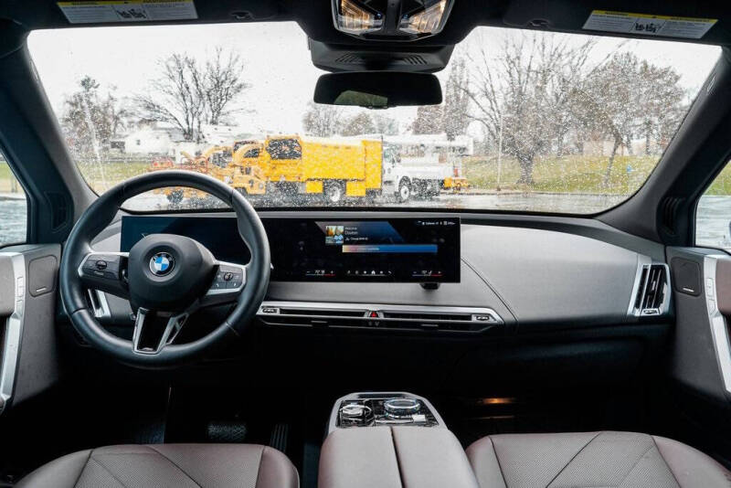 2025 BMW iX xDrive50