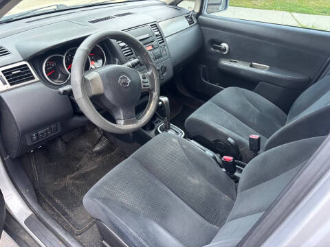 2010 Nissan Versa 1.8 S