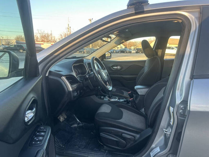 2015 Jeep Cherokee Sport