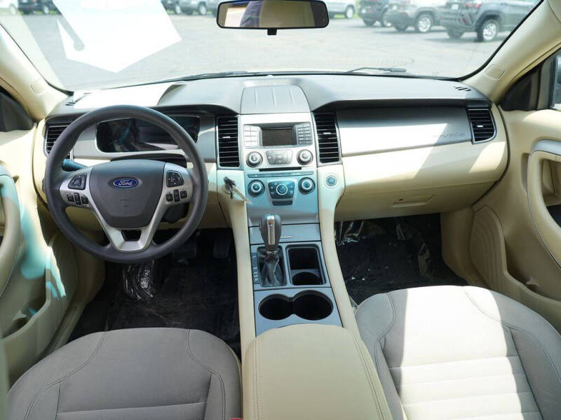 2018 Ford Taurus SE