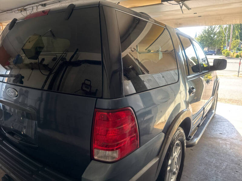 2004 Ford Expedition XLT