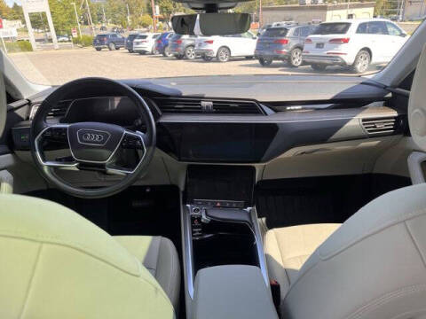 2024 Audi Q8 e-tron quattro Premium