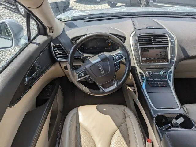 2019 Lincoln Nautilus Select