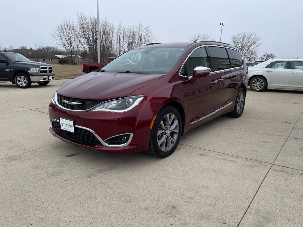 2019 Chrysler Pacifica Touring Plus 35th Anniversary photo 2