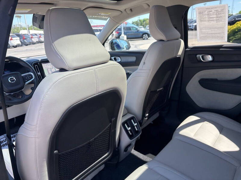 2026 Volvo XC40 B5 Plus