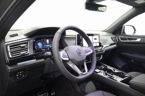 2026 Volkswagen Atlas Cross Sport SEL R-Line Black 4Motion