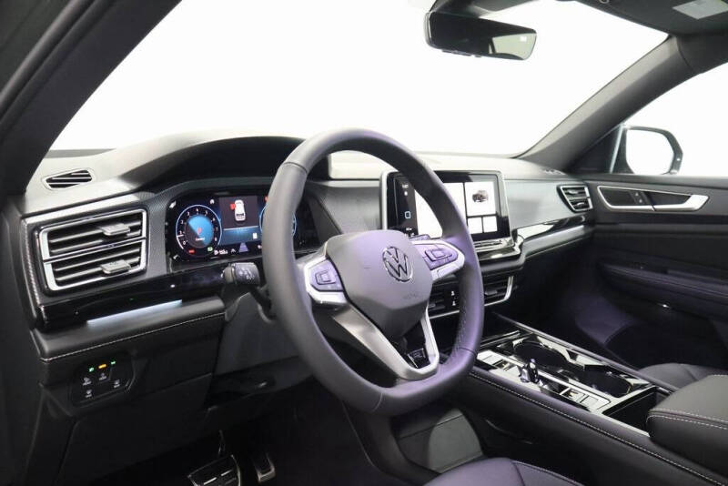 2026 Volkswagen Atlas Cross Sport SEL R-Line Black 4Motion