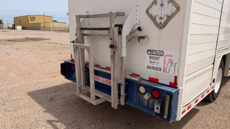 2011 Peterbilt 337
