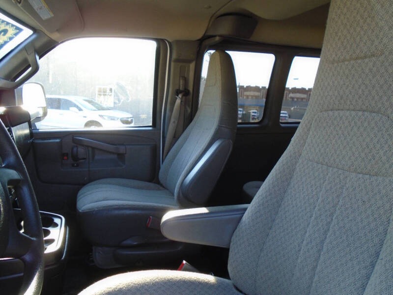 2023 Chevrolet Express LS 3500