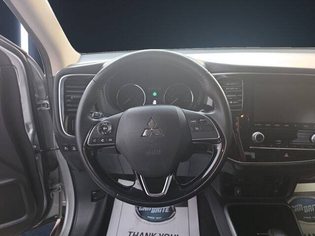 2020 Mitsubishi Outlander SE