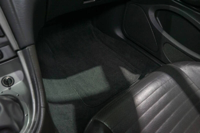 2004 Ford Mustang Mach 1 Premium