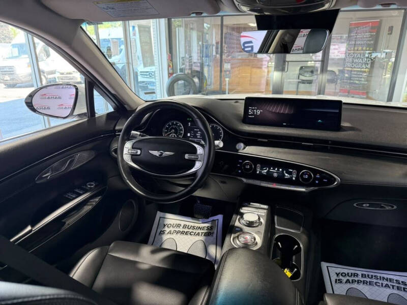 2025 Genesis GV70 2.5T Standard