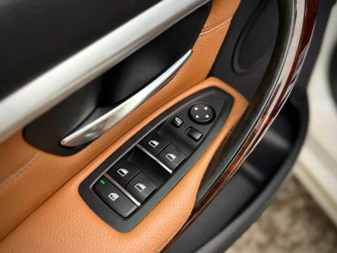 2018 BMW 3 Series 330i xDrive