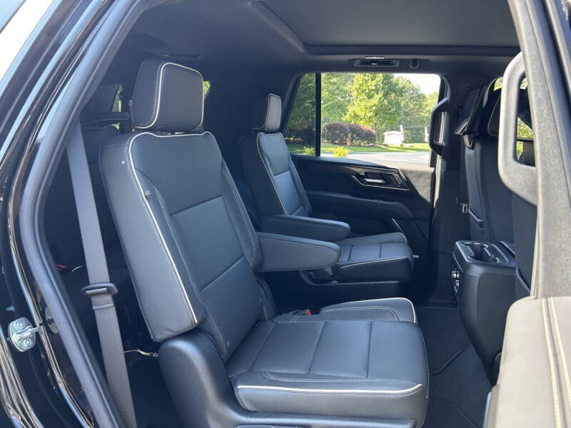 2025 GMC Yukon Elevation